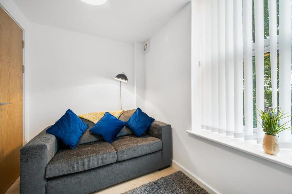 A Lovely 2 Bedroom Apartment In The Heart Of Preston Preston  Buitenkant foto